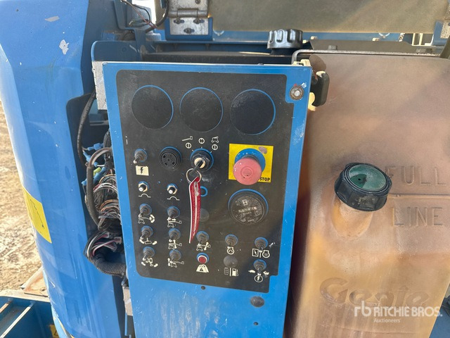 2004 Genie Z-34/22 Diesel Articulating Boom Lift - Piattaforma articolata: foto 5 2004 Genie Z-34/22 Diesel Articulating Boom Lift - Piattaforma articolata: foto 5