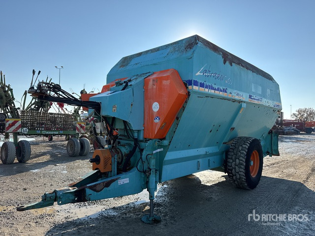 2004 Storti Labrador 160 Feed Wagon - Carro miscelatore: foto 1 2004 Storti Labrador 160 Feed Wagon - Carro miscelatore: foto 1
