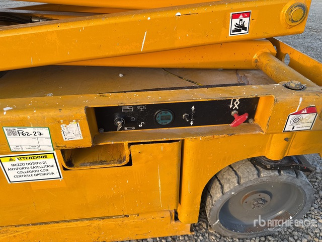 2011 Haulotte Compact 14 Electric Scissor Lift - Piattaforma a pantografo: foto 5 2011 Haulotte Compact 14 Electric Scissor Lift - Piattaforma a pantografo: foto 5