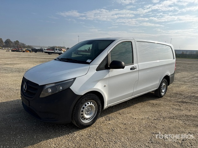 2016 Mercedes-Benz Vito Cargo Van - Autocarro furgonato: foto 1 2016 Mercedes-Benz Vito Cargo Van - Autocarro furgonato: foto 1