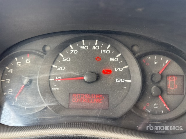 2017 Nissan NV400 Crew Cab Flatbed Truck - Autocarro con pianale/ Cassone fisso: foto 3 2017 Nissan NV400 Crew Cab Flatbed Truck - Autocarro con pianale/ Cassone fisso: foto 3