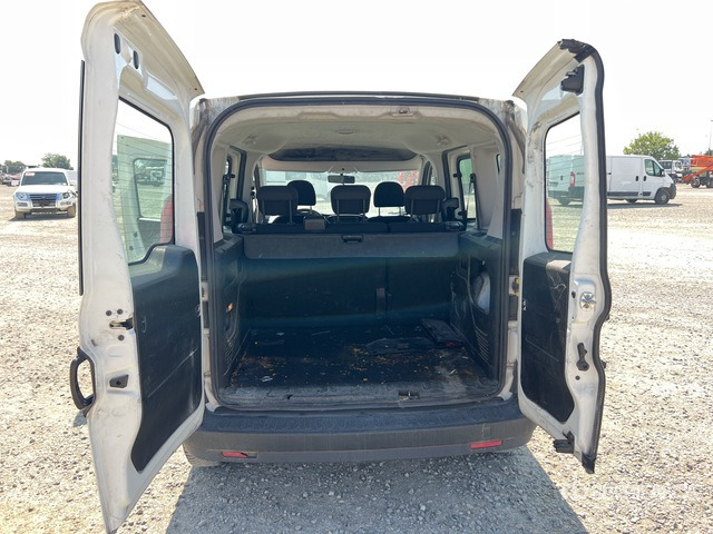 2018 Fiat Doblo COMBI 1.3 MJT 16V SX N1 Van Truck - Furgone chiuso: foto 5 2018 Fiat Doblo COMBI 1.3 MJT 16V SX N1 Van Truck - Furgone chiuso: foto 5