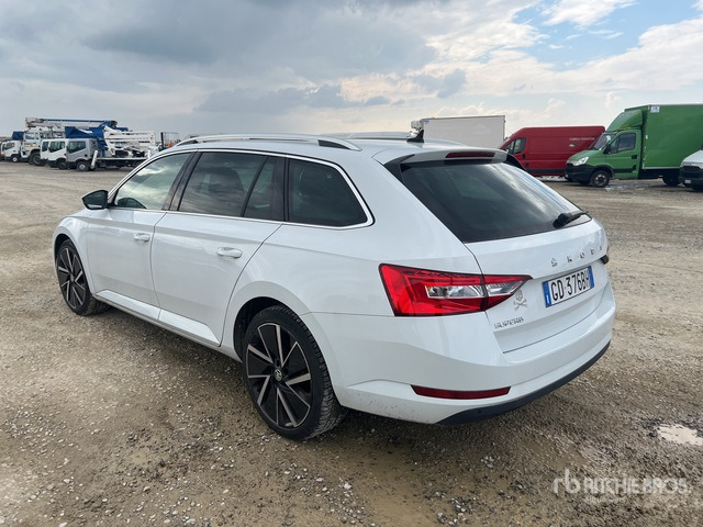 2020 Skoda Superb Wagon 2.0 TDI EVO 150CV EXECUTIVE Automobile - Autovettura: foto 3 2020 Skoda Superb Wagon 2.0 TDI EVO 150CV EXECUTIVE Automobile - Autovettura: foto 3