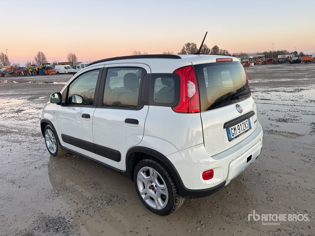 2022 Fiat Panda 1.0 FIREFLY 70CV SES HYBRID CIT ... Automobile - Autovettura: foto 2 2022 Fiat Panda 1.0 FIREFLY 70CV SES HYBRID CIT ... Automobile - Autovettura: foto 2
