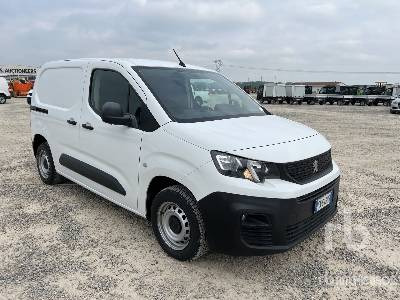 PEUGEOT PARTNER L1 BLUEHDI 75CV PREMIUM - Autocarro furgonato: foto 4 PEUGEOT PARTNER L1 BLUEHDI 75CV PREMIUM - Autocarro furgonato: foto 4