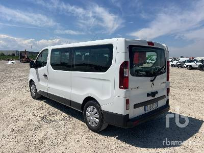 RENAULT TRAFIC 9 seats - Autocarro furgonato: foto 2 RENAULT TRAFIC 9 seats - Autocarro furgonato: foto 2