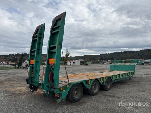 1999 TR AX Tri/A Semi-Remorque Porte-Engin ... Lowboy Trailer - Rimorchio pianale ribassato: foto 3 1999 TR AX Tri/A Semi-Remorque Porte-Engin ... Lowboy Trailer - Rimorchio pianale ribassato: foto 3