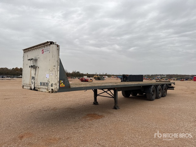 2002 GT General Trailers Tri/A Semi-Remorque Plateau 3 E ... Flatbed Trailer - Rimorchio pianale/ Cassonato: foto 1 2002 GT General Trailers Tri/A Semi-Remorque Plateau 3 E ... Flatbed Trailer - Rimorchio pianale/ Cassonato: foto 1
