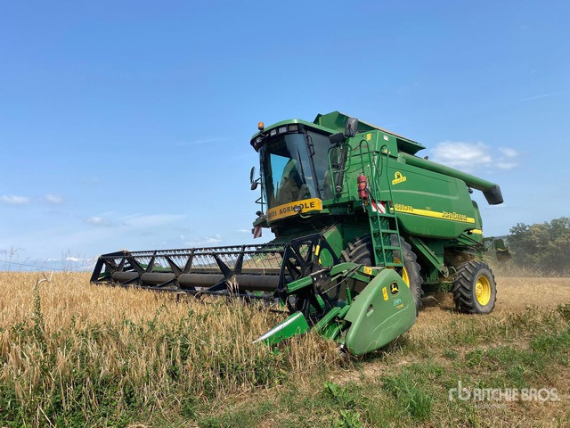 2004 John Deere 9660 WTS Hillmaster II with header and header trailer ... Combine Harvester - Trincia a martelli/ Trinciatrice: foto 2 2004 John Deere 9660 WTS Hillmaster II with header and header trailer ... Combine Harvester - Trincia a martelli/ Trinciatrice: foto 2
