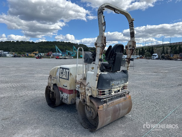 2007 Cat CB224E Compacteur Vibrant Tandem (Inop ... Double Drum Roller - Rullo stradale: foto 3 2007 Cat CB224E Compacteur Vibrant Tandem (Inop ... Double Drum Roller - Rullo stradale: foto 3