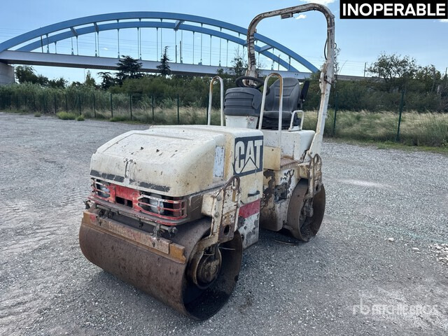 2007 Cat CB224E Compacteur Vibrant Tandem (Inop ... Double Drum Roller - Rullo stradale: foto 1 2007 Cat CB224E Compacteur Vibrant Tandem (Inop ... Double Drum Roller - Rullo stradale: foto 1