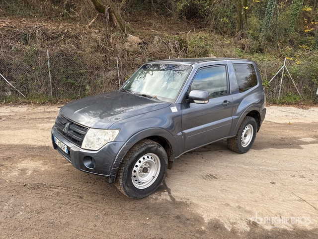 2010 Mitsubishi Pajero 4x4 (Inoperable) SUV - SUV/ Fuoristrada: foto 1 2010 Mitsubishi Pajero 4x4 (Inoperable) SUV - SUV/ Fuoristrada: foto 1