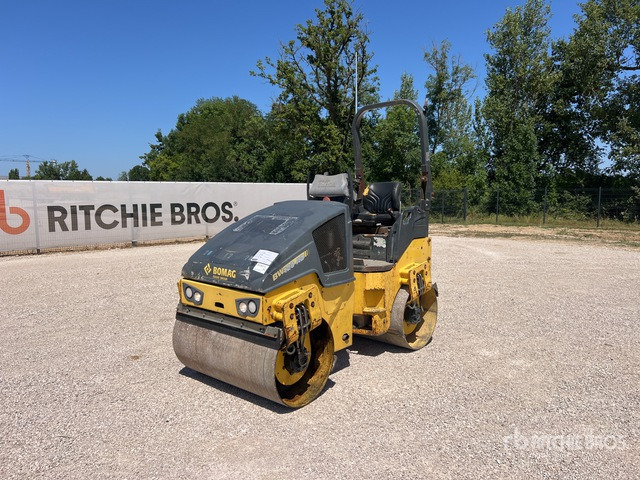 2015 Bomag BW120AD-5 Compacteur Vibrant Tandem Double Drum Roller - Rullo stradale: foto 2 2015 Bomag BW120AD-5 Compacteur Vibrant Tandem Double Drum Roller - Rullo stradale: foto 2