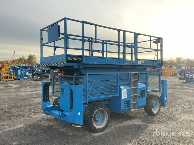 2010 Genie GS5390 4x4 Diesel Scissor Lift - Piattaforma a pantografo: foto 3 2010 Genie GS5390 4x4 Diesel Scissor Lift - Piattaforma a pantografo: foto 3