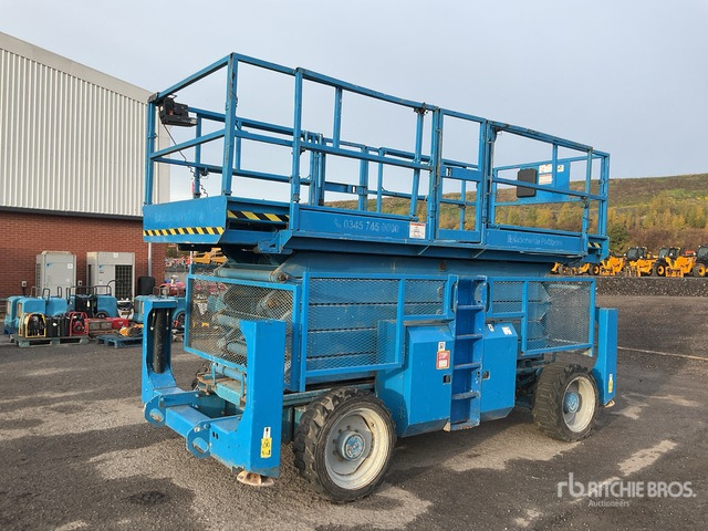 2010 Genie GS5390 4x4 Diesel Scissor Lift - Piattaforma a pantografo: foto 1 2010 Genie GS5390 4x4 Diesel Scissor Lift - Piattaforma a pantografo: foto 1