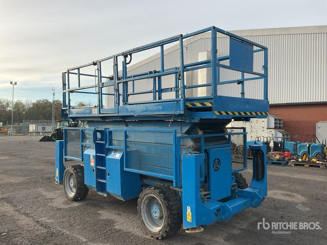 2010 Genie GS5390 4x4 Diesel Scissor Lift - Piattaforma a pantografo: foto 4 2010 Genie GS5390 4x4 Diesel Scissor Lift - Piattaforma a pantografo: foto 4