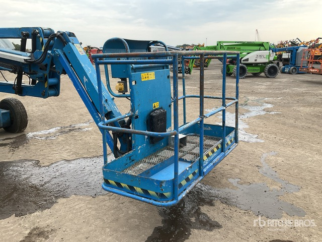 2012 Genie Z45/29 2WD Hybrid Articulating Boom Lift - Piattaforma articolata: foto 4 2012 Genie Z45/29 2WD Hybrid Articulating Boom Lift - Piattaforma articolata: foto 4