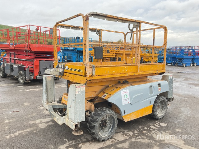 2014 Haulotte Compact 10DX 4x4 Diesel Scissor Lift - Piattaforma a pantografo: foto 1 2014 Haulotte Compact 10DX 4x4 Diesel Scissor Lift - Piattaforma a pantografo: foto 1