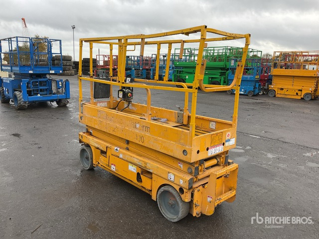 2014 Haulotte Compact 8 Electric Scissor Lift - Piattaforma a pantografo: foto 4 2014 Haulotte Compact 8 Electric Scissor Lift - Piattaforma a pantografo: foto 4