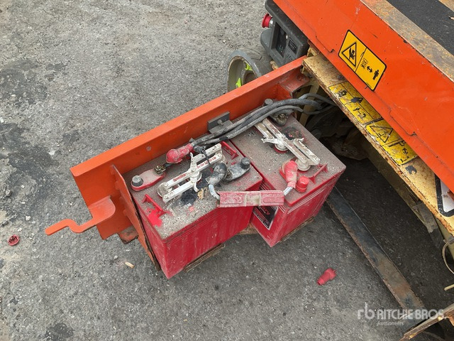 2015 JLG 1230ES Scissor Lift Vertical Mast Lift - Elevatore verticale: foto 5 2015 JLG 1230ES Scissor Lift Vertical Mast Lift - Elevatore verticale: foto 5