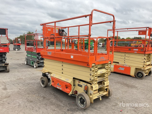 2016 JLG 3246ES 2016 JLG 3246 ES Scissor Lift Scissor Lift - Piattaforma a pantografo: foto 4 2016 JLG 3246ES 2016 JLG 3246 ES Scissor Lift Scissor Lift - Piattaforma a pantografo: foto 4