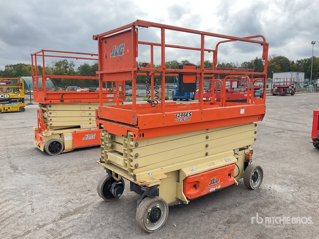 2016 JLG 3246ES 2016 JLG 3246 ES Scissor Lift Scissor Lift - Piattaforma a pantografo: foto 2 2016 JLG 3246ES 2016 JLG 3246 ES Scissor Lift Scissor Lift - Piattaforma a pantografo: foto 2