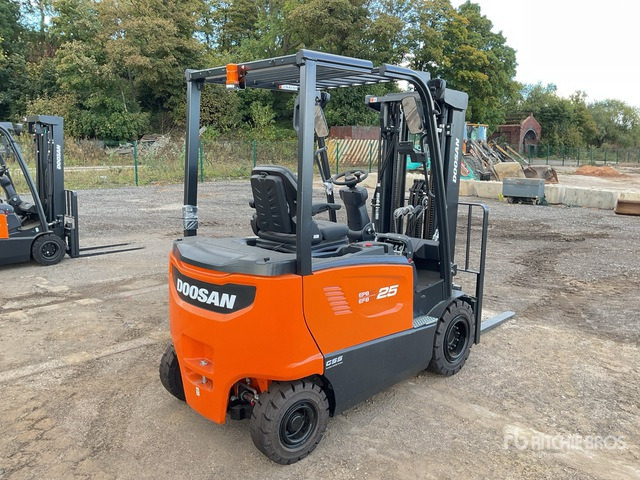 2023 Doosan B25X-7 PLUS 2023 Doosan B25X-7 PLUS 2500 kg Electric Forklift - (Unused) Electric Forklift - Carrello elevatore elettrico: foto 3 2023 Doosan B25X-7 PLUS 2023 Doosan B25X-7 PLUS 2500 kg Electric Forklift - (Unused) Electric Forklift - Carrello elevatore elettrico: foto 3