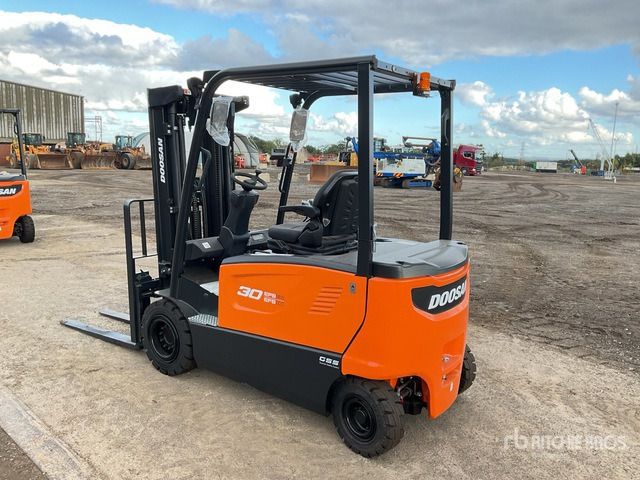2023 Doosan B30X-7 PLUS 2023 Doosan B30X-7 PLUS 3000 kg Electric Forklift (Unused) Electric Forklift - Carrello elevatore elettrico: foto 4 2023 Doosan B30X-7 PLUS 2023 Doosan B30X-7 PLUS 3000 kg Electric Forklift (Unused) Electric Forklift - Carrello elevatore elettrico: foto 4