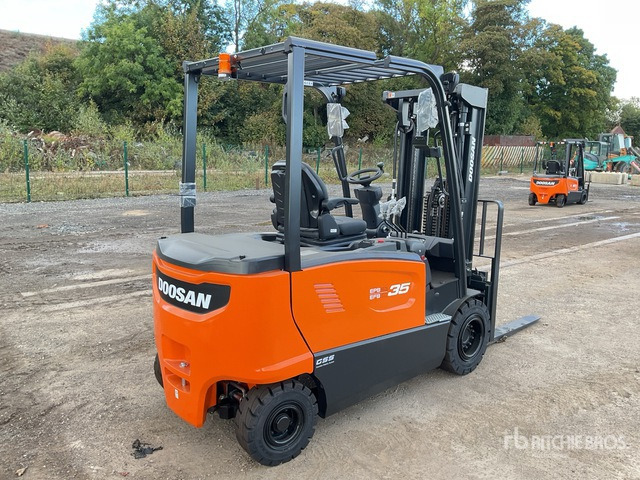 2024 Doosan B35X-7 PLUS 2024 Doosan B35X-7 PLUS 3500 kg Electric Forklift - (Unused) Electric Forklift - Carrello elevatore elettrico: foto 4 2024 Doosan B35X-7 PLUS 2024 Doosan B35X-7 PLUS 3500 kg Electric Forklift - (Unused) Electric Forklift - Carrello elevatore elettrico: foto 4