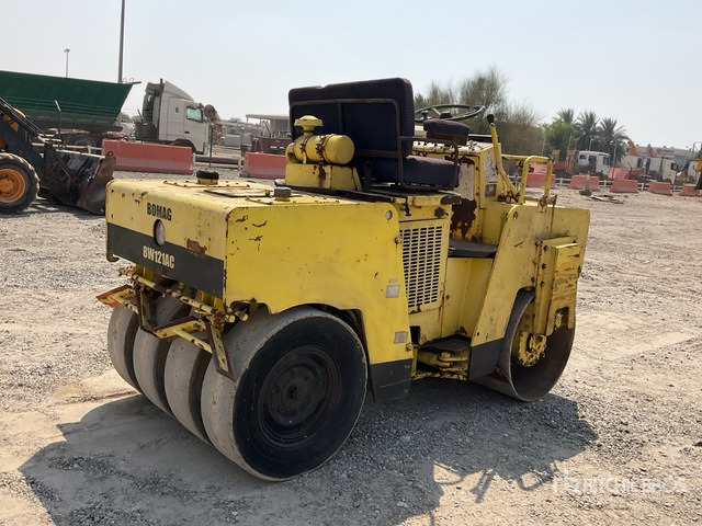 1987 Bomag BW121AC-1 4 Wheel Combination Roller - Rullo combinato: foto 4 1987 Bomag BW121AC-1 4 Wheel Combination Roller - Rullo combinato: foto 4