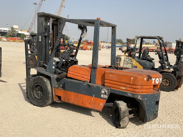 1995 Toyota 5FDA50 5 ton (Inoperable) Forklift - Carrello elevatore diesel: foto 4 1995 Toyota 5FDA50 5 ton (Inoperable) Forklift - Carrello elevatore diesel: foto 4