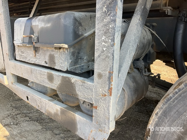 1997 Volvo FH 8x4 Twin-Steer Flatbed Truck - Autocarro con pianale/ Cassone fisso: foto 4 1997 Volvo FH 8x4 Twin-Steer Flatbed Truck - Autocarro con pianale/ Cassone fisso: foto 4