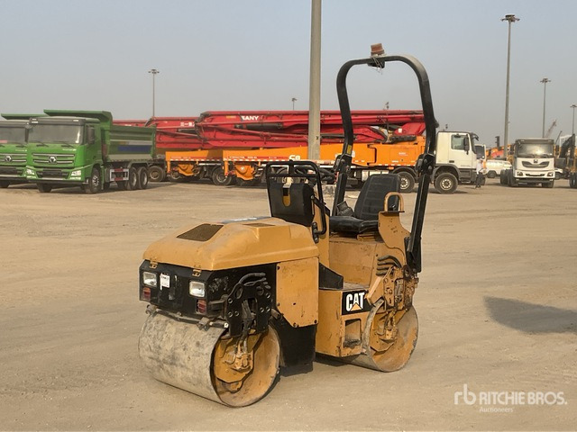 2006 Cat CB114 - Rullo: foto 2 2006 Cat CB114 - Rullo: foto 2