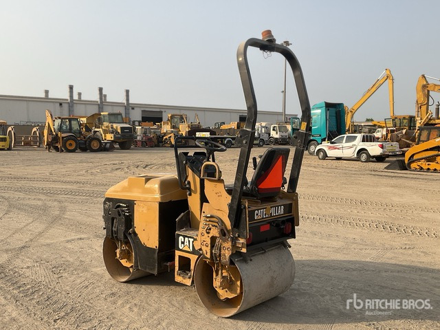 2006 Cat CB114 - Rullo: foto 4 2006 Cat CB114 - Rullo: foto 4