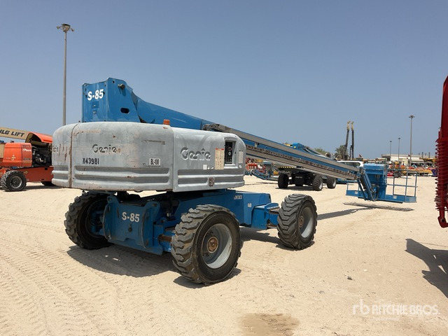 2006 Genie S85 4WD Diesel Telescopic Boom Lift - Piattaforma telescopica: foto 4 2006 Genie S85 4WD Diesel Telescopic Boom Lift - Piattaforma telescopica: foto 4
