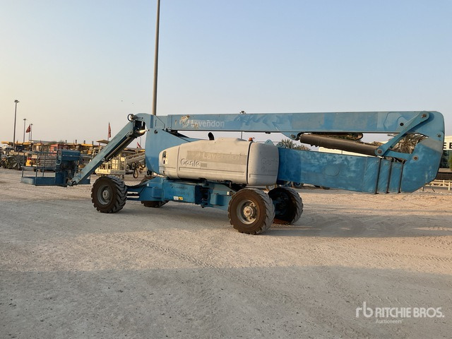 2008 Genie Z-135 4WD Diesel Articulating Boom Lift - Piattaforma articolata: foto 4 2008 Genie Z-135 4WD Diesel Articulating Boom Lift - Piattaforma articolata: foto 4
