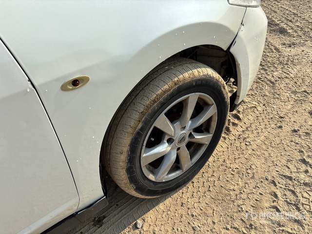 2009 Nissan Tilda Automobile - Autovettura: foto 4 2009 Nissan Tilda Automobile - Autovettura: foto 4