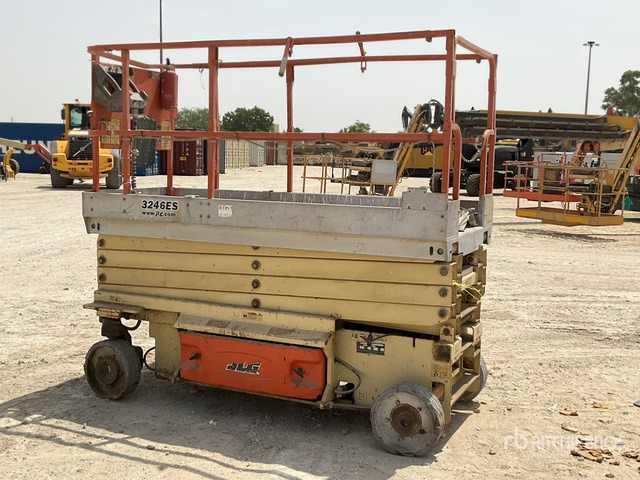 2010 JLG 3246ES Electric Scissor Lift - Piattaforma a pantografo: foto 3 2010 JLG 3246ES Electric Scissor Lift - Piattaforma a pantografo: foto 3