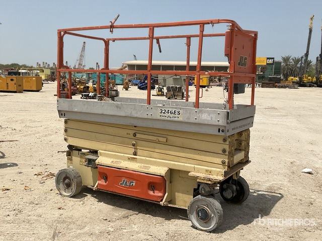 2010 JLG 3246ES Electric Scissor Lift - Piattaforma a pantografo: foto 1 2010 JLG 3246ES Electric Scissor Lift - Piattaforma a pantografo: foto 1