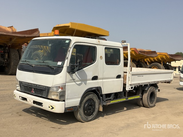 2012 Mitsubishi Canter 4x2 Crew Cab Flatbed Truck - Autocarro con pianale/ Cassone fisso: foto 1 2012 Mitsubishi Canter 4x2 Crew Cab Flatbed Truck - Autocarro con pianale/ Cassone fisso: foto 1