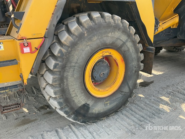 2015 Komatsu HM400-3 Articulated Dump Truck - Dumper articolato: foto 4 2015 Komatsu HM400-3 Articulated Dump Truck - Dumper articolato: foto 4