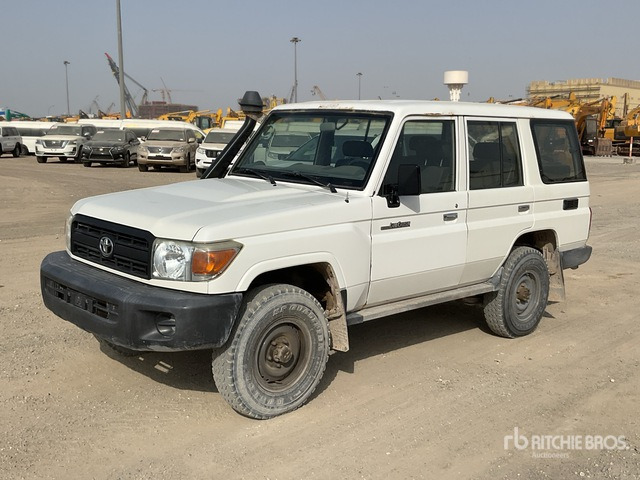 2018 Toyota Land Cruiser 76L 4x4 SUV - SUV/ Fuoristrada: foto 2 2018 Toyota Land Cruiser 76L 4x4 SUV - SUV/ Fuoristrada: foto 2
