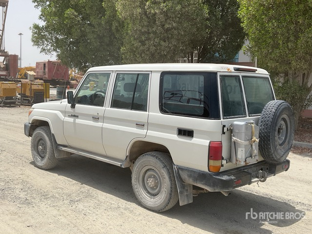 2018 Toyota Land Cruiser 76L 4x4 SUV - SUV/ Fuoristrada: foto 4 2018 Toyota Land Cruiser 76L 4x4 SUV - SUV/ Fuoristrada: foto 4