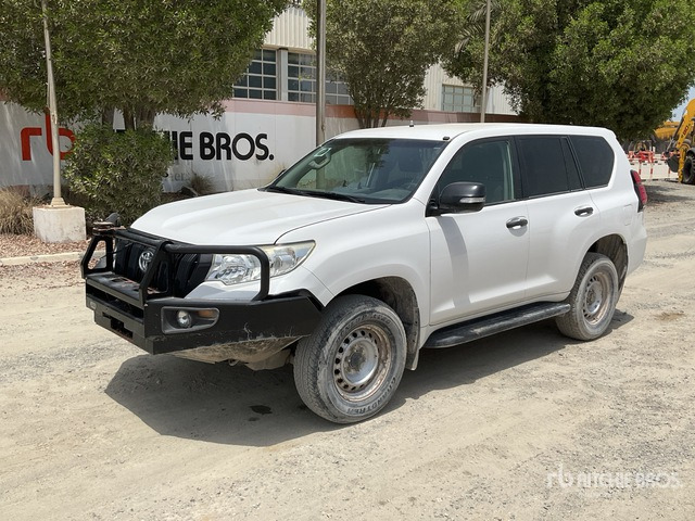 2018 Toyota Prado 150L 4x4 SUV - SUV/ Fuoristrada: foto 2 2018 Toyota Prado 150L 4x4 SUV - SUV/ Fuoristrada: foto 2
