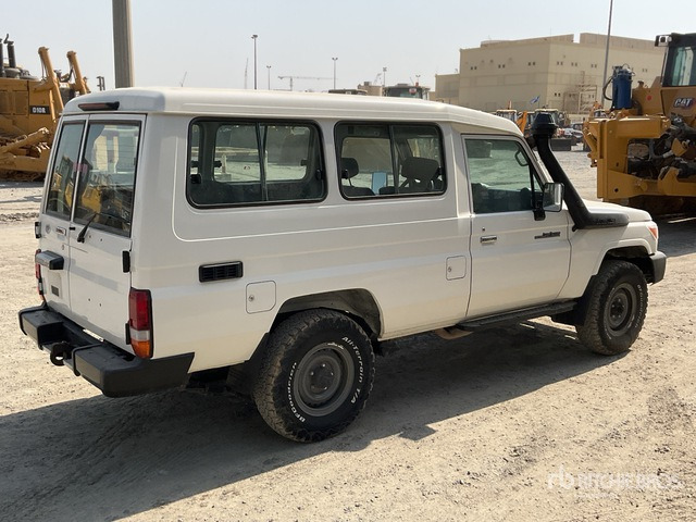 2019 Toyota Land Cruiser 78L 4x4 SUV - SUV/ Fuoristrada: foto 5 2019 Toyota Land Cruiser 78L 4x4 SUV - SUV/ Fuoristrada: foto 5