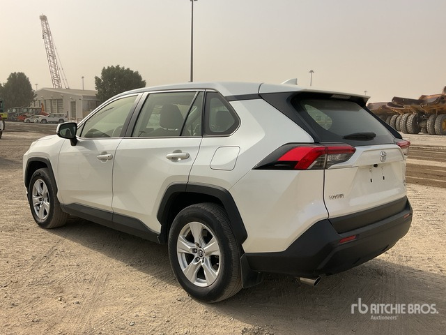 2019 Toyota RAV4 4WD SUV - SUV/ Fuoristrada: foto 5 2019 Toyota RAV4 4WD SUV - SUV/ Fuoristrada: foto 5