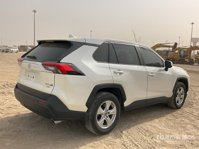 2019 Toyota RAV4 4WD SUV - SUV/ Fuoristrada: foto 5 2019 Toyota RAV4 4WD SUV - SUV/ Fuoristrada: foto 5