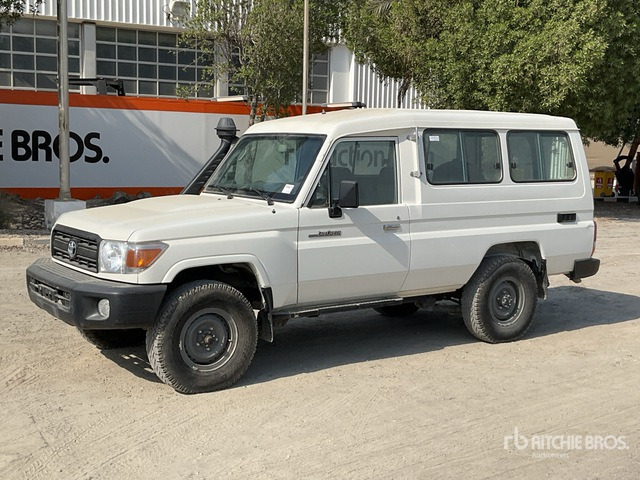 2020 Toyota Land Cruiser 78L 4x4 SUV - SUV/ Fuoristrada: foto 2 2020 Toyota Land Cruiser 78L 4x4 SUV - SUV/ Fuoristrada: foto 2