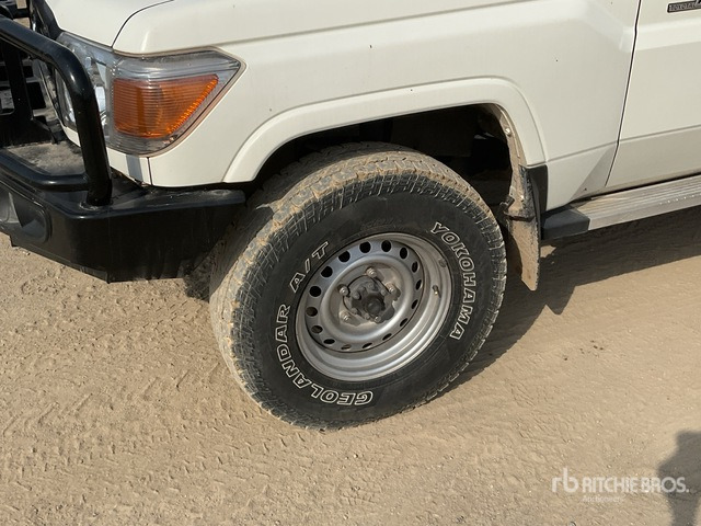 2021 Toyota Land Cruiser 76L 4x4 SUV - SUV/ Fuoristrada: foto 5 2021 Toyota Land Cruiser 76L 4x4 SUV - SUV/ Fuoristrada: foto 5
