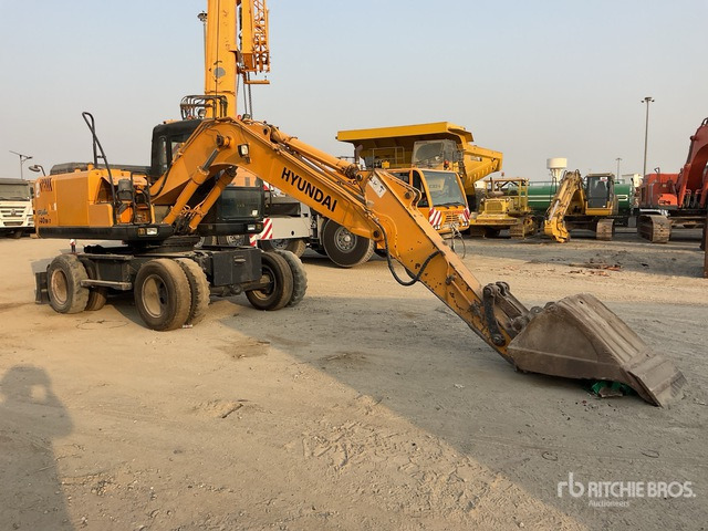 Hyundai Robex 140W-7 - Escavatore gommato: foto 5 Hyundai Robex 140W-7 - Escavatore gommato: foto 5
